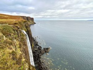 Cascade de kilt falls sur l'île de Skye.