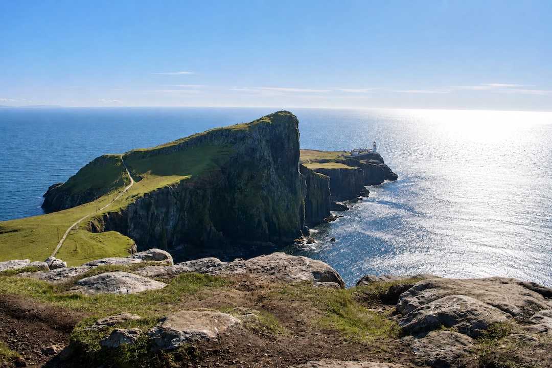 Vue panoramique de Neist Point, l'après midi, par beau temps.